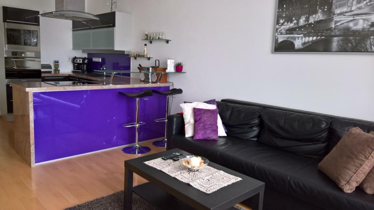 Apartmán Zderadova Brno Exterior foto